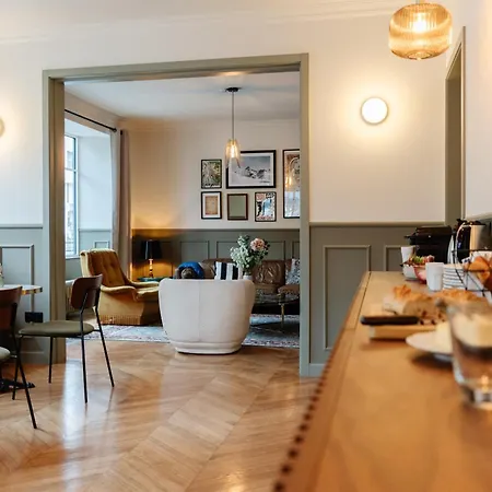 Le Falcoz Bed & Breakfast *